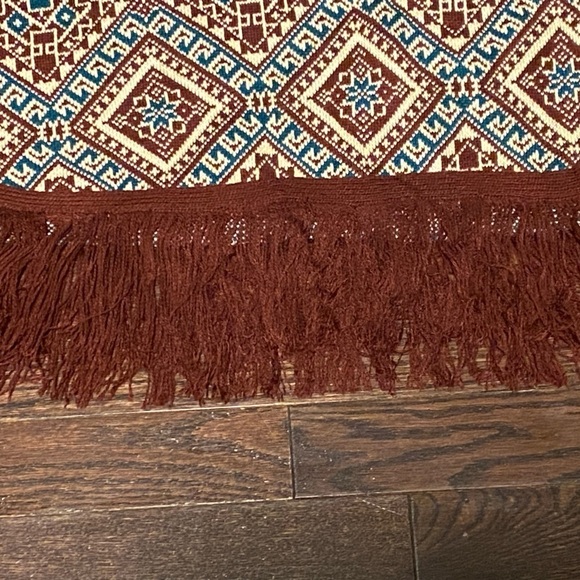 Arian & Shine Soft Wool Mock Neck Boho Poncho With Fringe - Picture 5 of 11